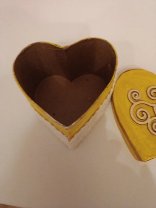 Caja Corazón Decorada Hecha a Mano