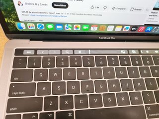 Apple MacBook Pro 13 2017 8GB 512 GB Touch Bar