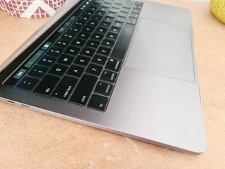 Apple MacBook Pro 13 2017 8GB 512 GB Touch Bar