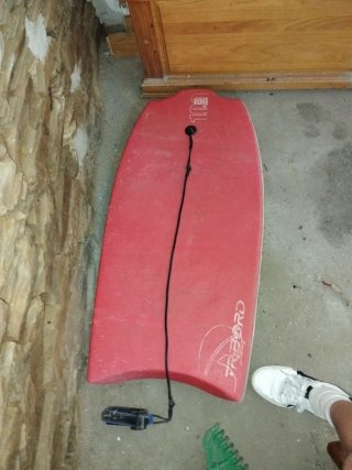 Tabla Bodyboard Roja con Leash