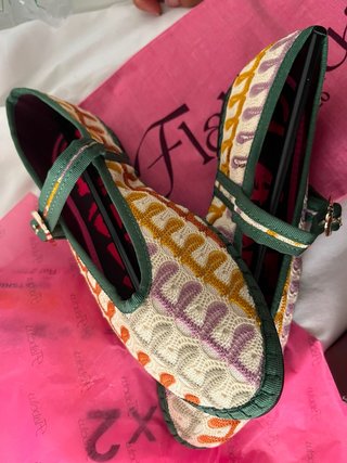 Zapatos planos multicolor con tira