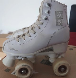 Patines de 4 ruedas blancos