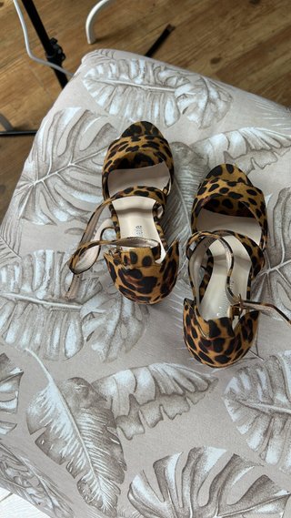 Tacones leopardo sin estrenar Talla 38