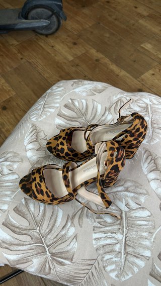 Tacones leopardo sin estrenar Talla 38