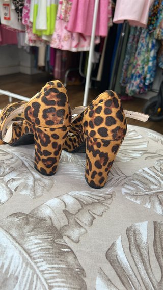Tacones leopardo sin estrenar Talla 38