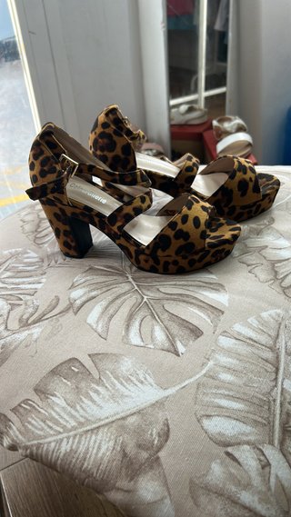 Tacones leopardo sin estrenar Talla 38