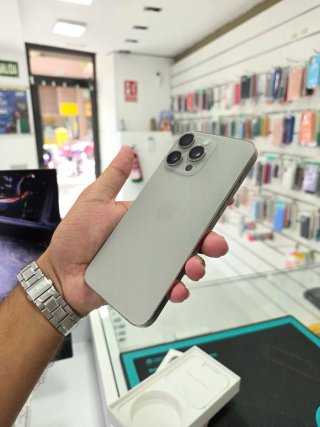 iPhone 15 Pro Max Gris
