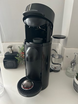 Cafetera Nespresso Vertuo Automática Negra