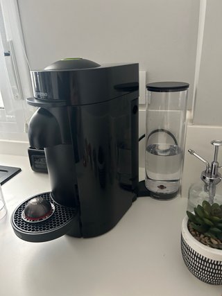 Cafetera Nespresso Vertuo Automática Negra