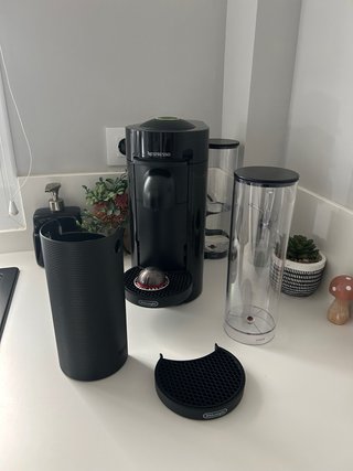 Cafetera Nespresso Vertuo Automática Negra