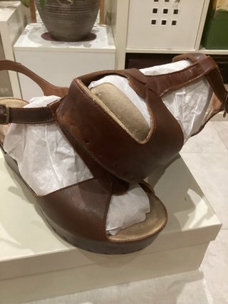 Sandalias Vialis Tacon Cuero Marrón Talla 39