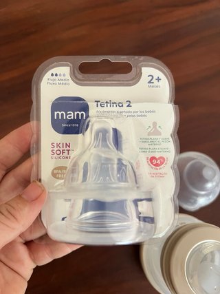 Biberón MAM + Tetinas 0 y 2