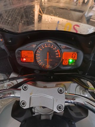 Suzuki GSR 600 Naked Moto