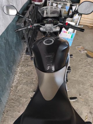 Suzuki GSR 600 Naked Moto