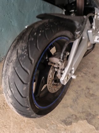 Suzuki GSR 600 Naked Moto