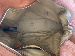 Bolso de piel marrón