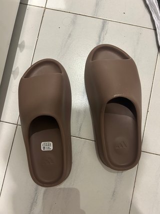 Yeezy Slide Marrón Nuevas