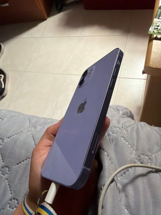 iPhone 12 Viola