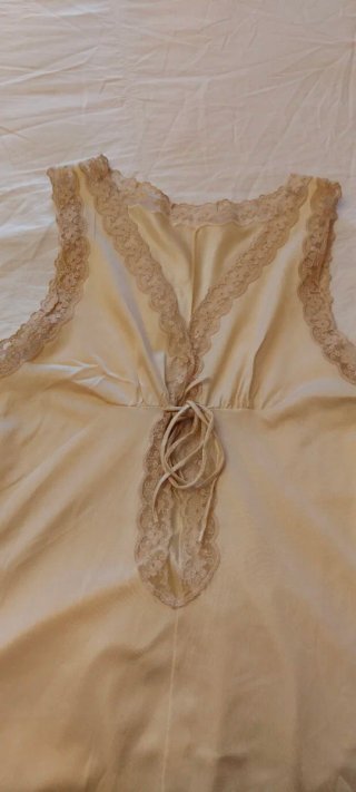 Conjunto Bata y Camisón Beige