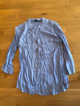 Camisa Mango azul claro tejido ligero