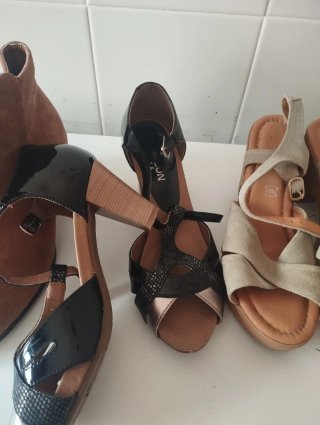Zapatos de mujer variados