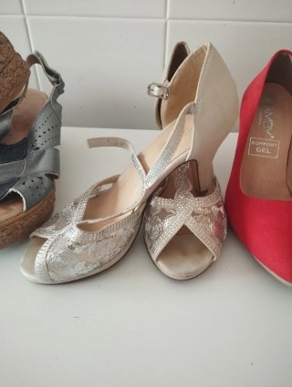 Zapatos de mujer variados
