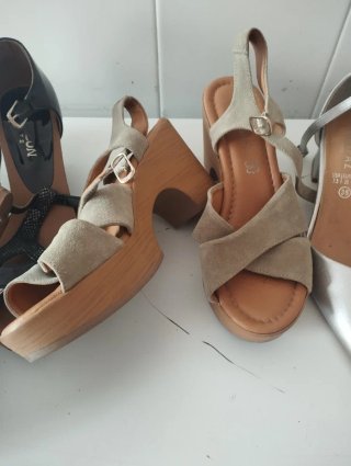 Zapatos de mujer variados