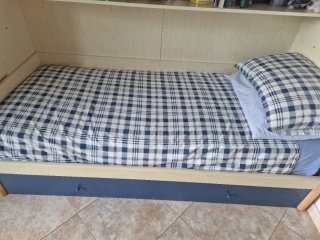 Cameretta bimbo con letto e armadio