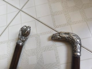 Bastoni da passeggio con teste di animali