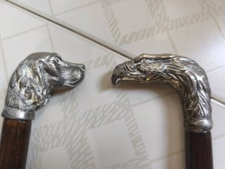 Bastoni da passeggio con teste di animali