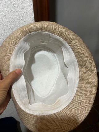 Sombrero de tela con diseño espiga