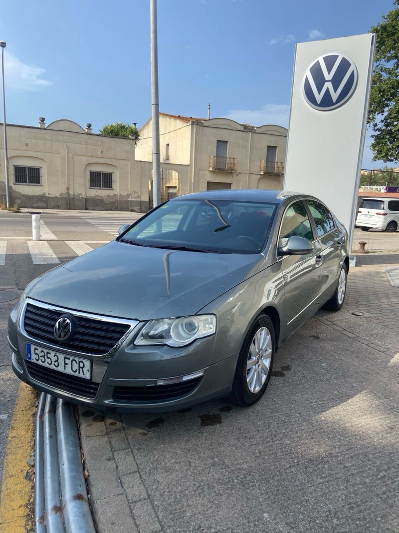 Volkswagen Passat 2006 - foto 1