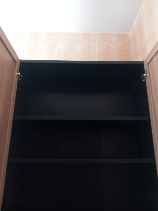 Armario librería madera y negro