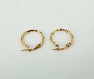 Aretes de oro de 18k. 0.92 g.