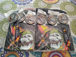 Lote 2 Camisetas, 2 Llaveros y 6 Parches Legión Es