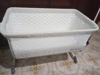 Minicuna blanca con colchón