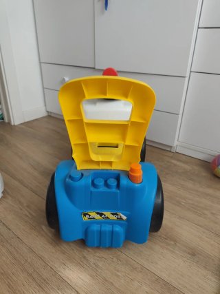 Correpasillos azul y amarillo con volante