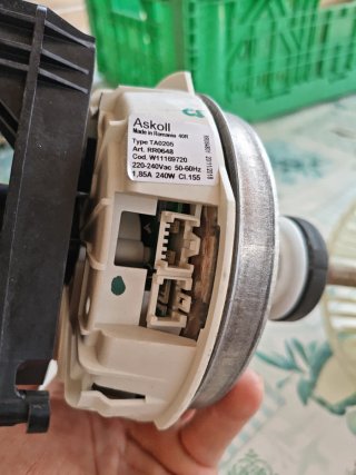Motor tambor secadora Whirlpool FT M11 82Y EU