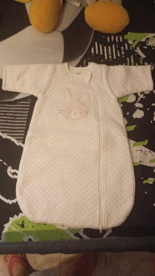 Saco para bebé blanco con conejito2/3 meses