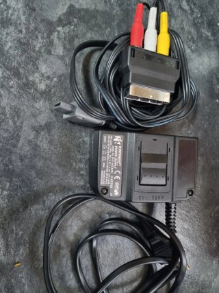 Alimentatore e cavo TV per Nintendo 64