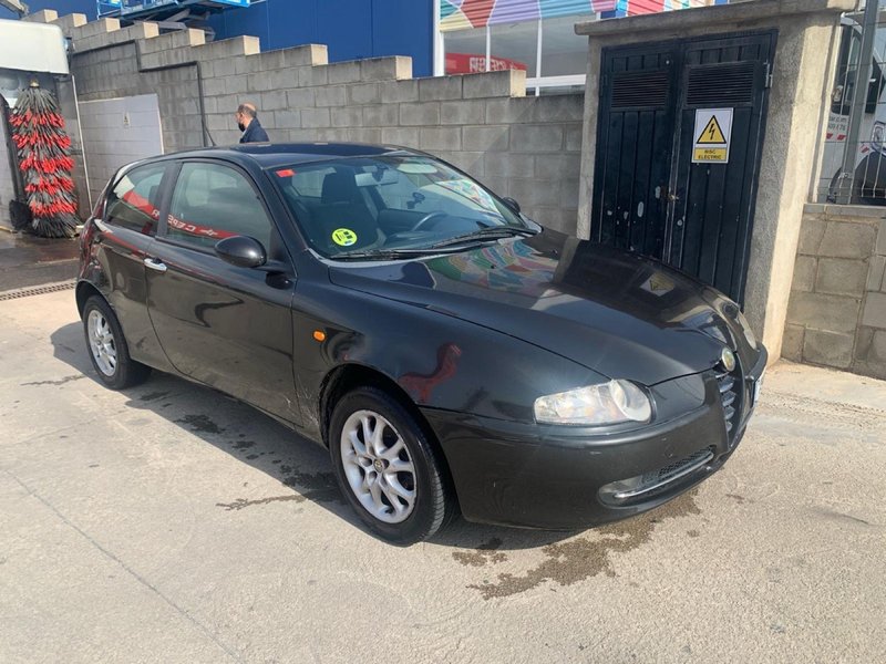 Alfa Romeo 147 2004 - foto 1