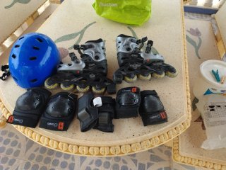 Patines en línea, casco y protectores