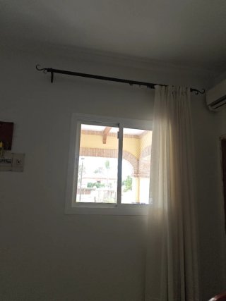 Ventana aluminio blanca