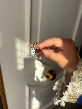 Anillo dorado con circonitas hay tallas 6 7 8 9
