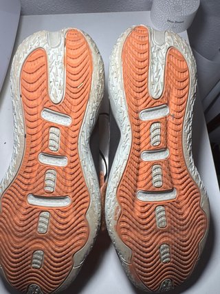 Zapatillas Baloncesto Naranja y Blanco