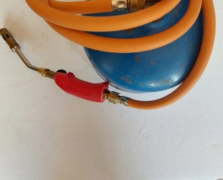Soplete de gas con manguera y asa