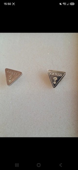 Pendientes Guess dorados y blancos nuevos
