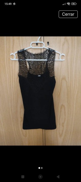 Camiseta tirantes encaje negro