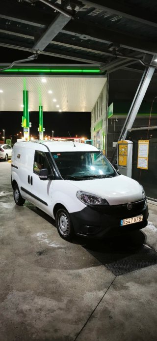 Ocasión! Alquiler de Furgoneta Fiat Dobló Cargo