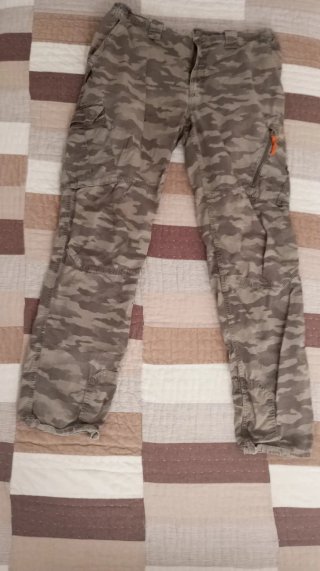 Pantalones cargo camuflaje